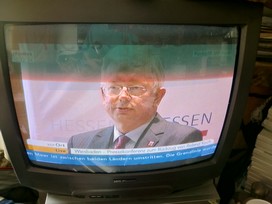 Klausens FOTO live (am Fernseher) von der Pressekonferenz Roland Koch 25. Mai 2010, bei der er seinen Rcktritt als Ministerprsident von Hessen bekanntgibt.